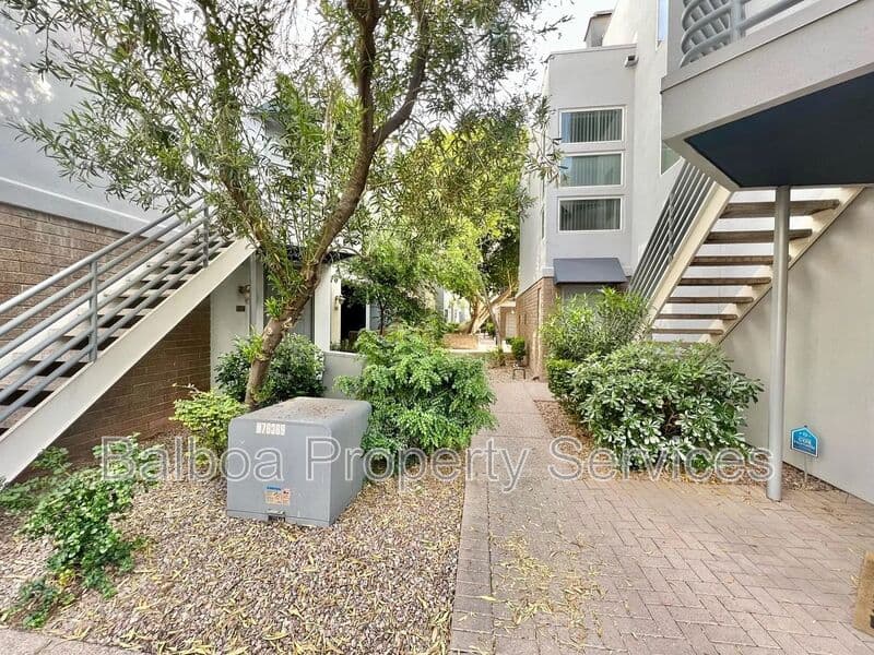 Phoenix Townhome: 3633 N 3rd Ave