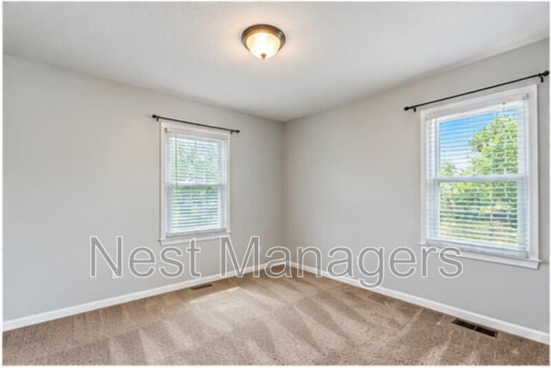 Fayetteville House: 7259 Ainsley Street