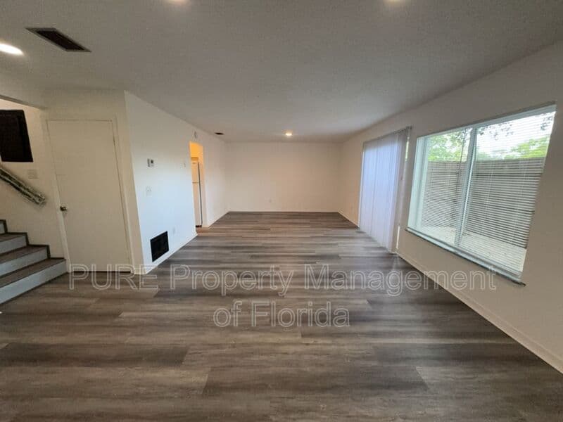 Ocala House: 627 NE 28th Avenue