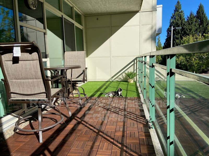 Bellevue Condo: 1188 106th Ave NE