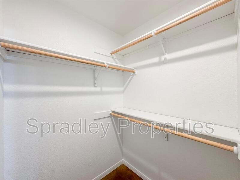 Belton House: 1209 N Blair St