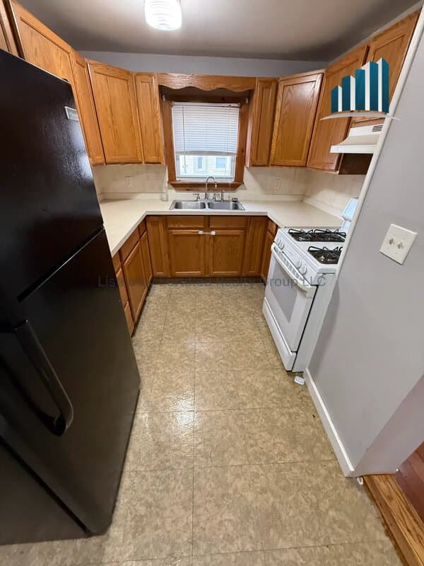 Fall River Condo: 73 Brown St