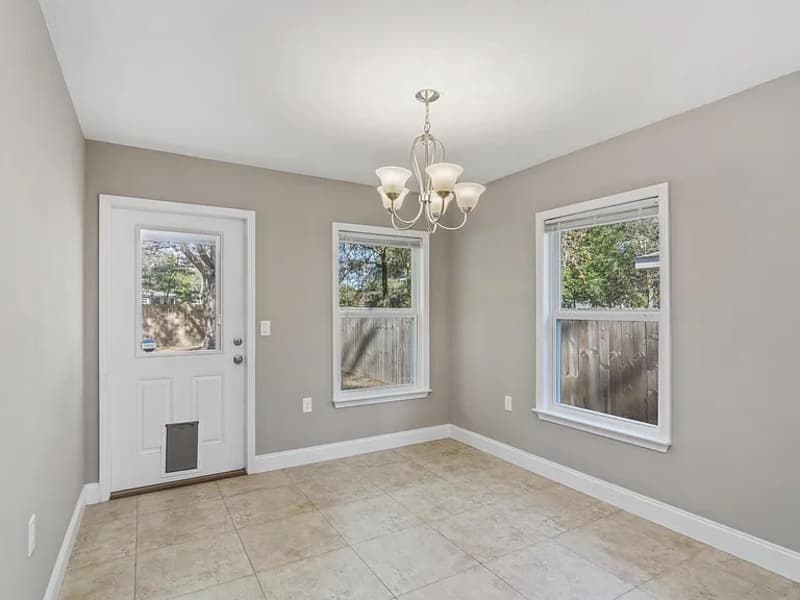 Crestview House: 407 East Field Avenue