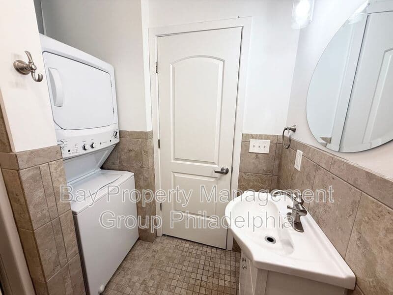 Norristown Condo: 221 W Main St