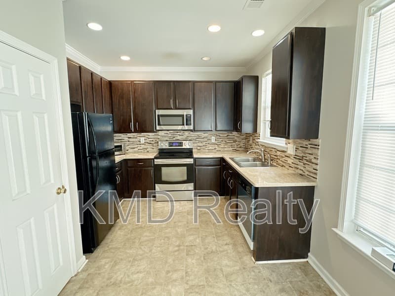 Charlotte Townhome: 7629 Abigail Glen Drive