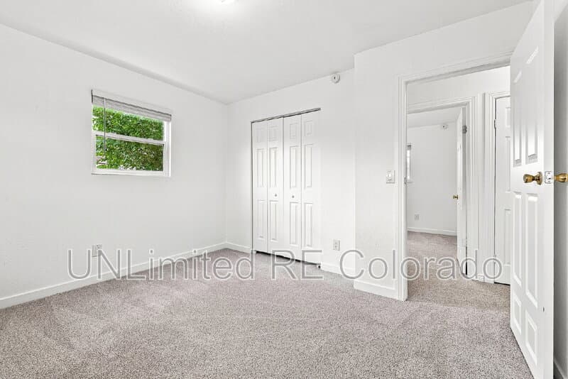Thornton House: 3668 E 91st Ave