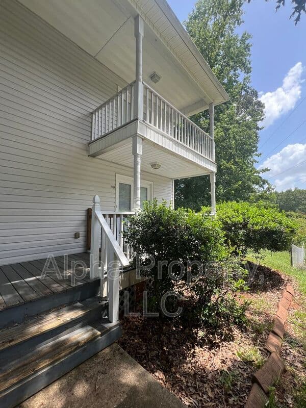 Greer Condo: 213B Taylor Rd