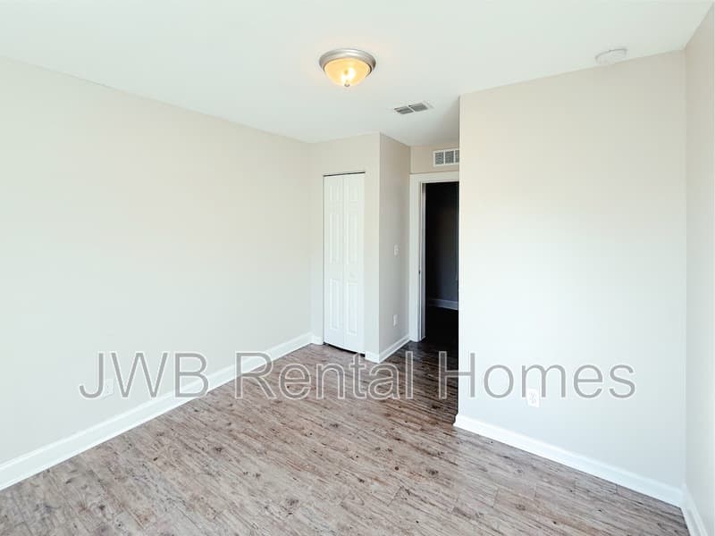 Jacksonville House: 3048 Dignan St