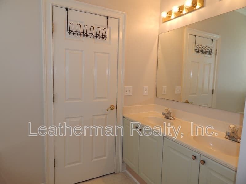 Florence House: 2109 Elderberry Dr