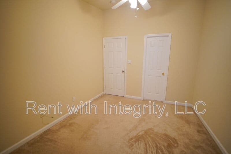 Tallahassee House: 859-1 W Brevard St