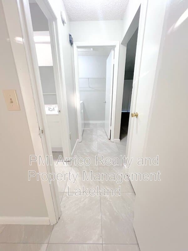 Bartow Condo: 265 Fleetwood Ave