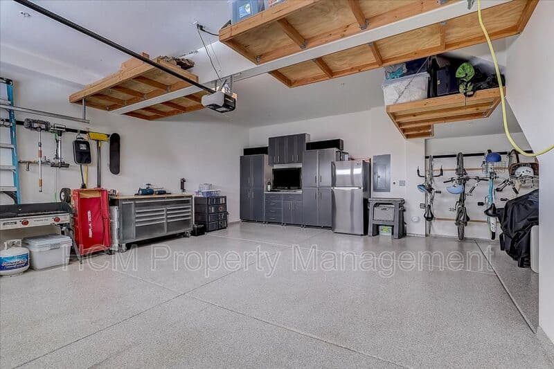 Lake Forest House: 303 Limestone