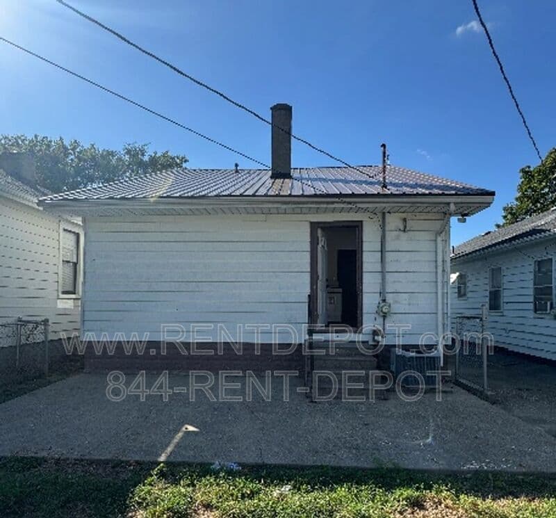 Evansville House: 1108 S. Harlan Ave