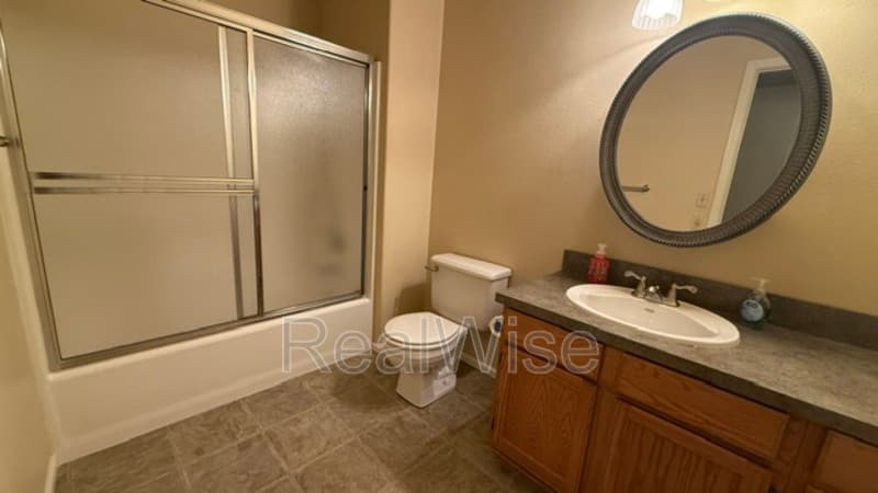 Roseburg Condo: 172 NE Rifle Range St