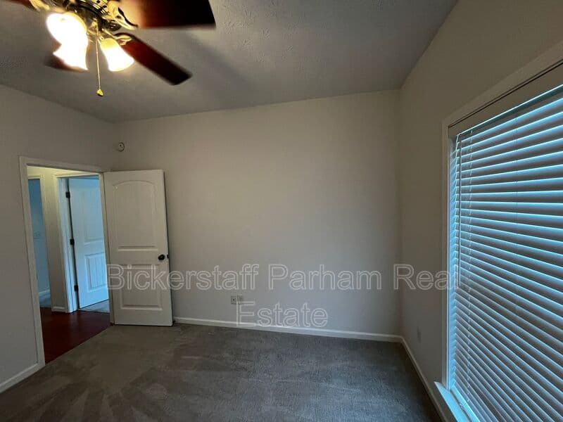 Columbus House: 7013 Imperial Way