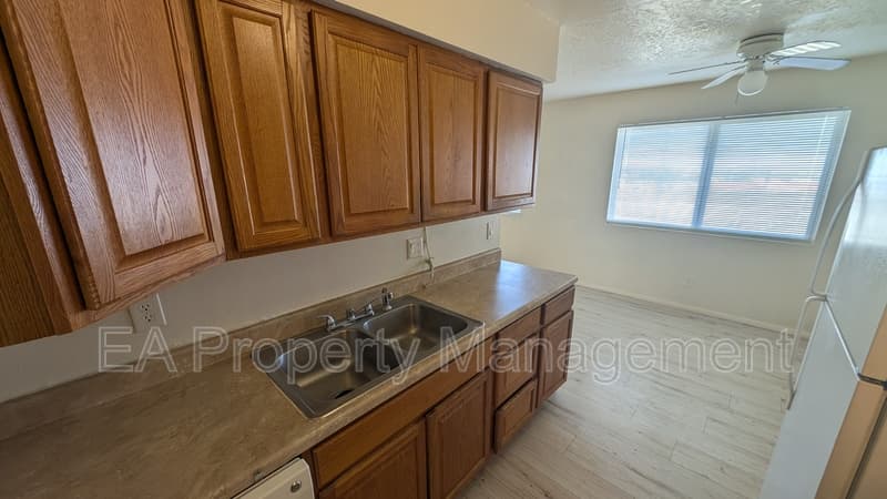 Albuquerque House: 812 Chelwood Park Blvd NEUnit D