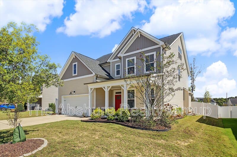 Fuquay-Varina House: 1511 Woodland Knoll Court