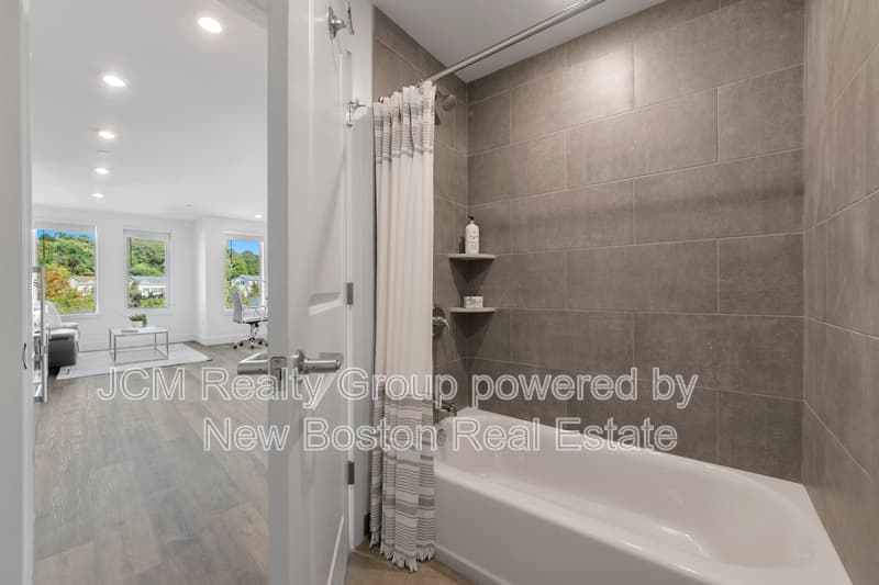 Lynn Condo: 585 Essex Street