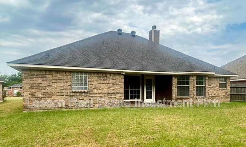 Bossier City House: 3120 Stockwell Rd