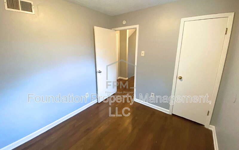 Memphis House: 3083 Dothan Street