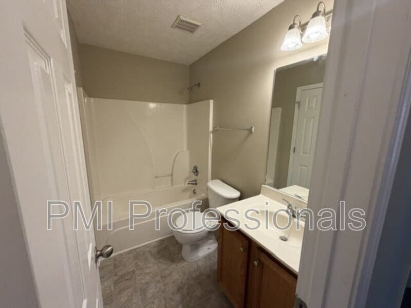 Murfreesboro House: 548 Faxon Ct