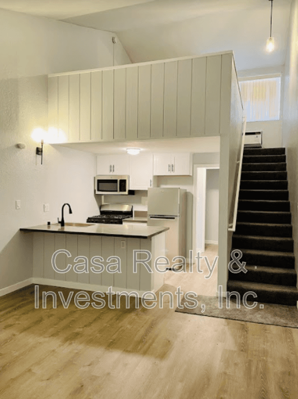 North Hollywood House: 11443 Emelita Street
