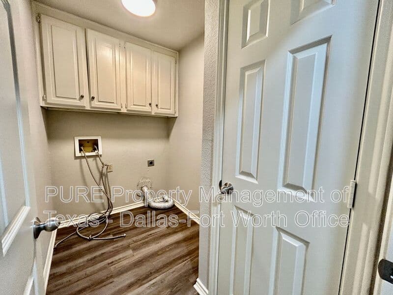 North Richland Hills House: 7729 Red Oak St.