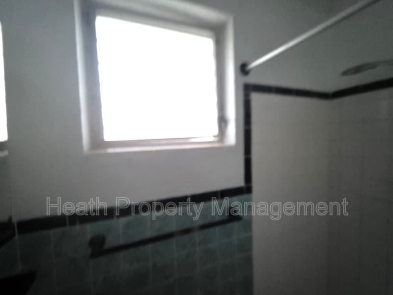 Largo House: 504 6th Ave NW