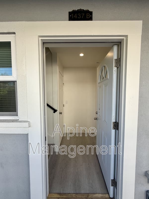 Oakland House: 1437B 48th Avenue