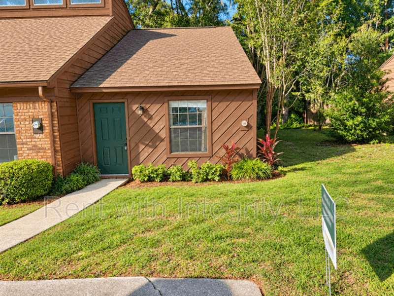 Tallahassee House: 1280 High Rd