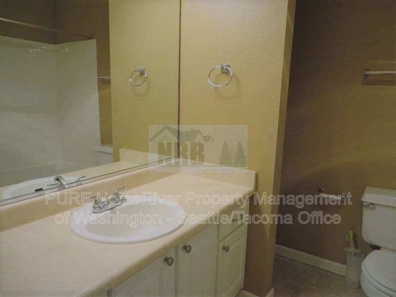 Federal Way Condo: 31500 33rd PL SW