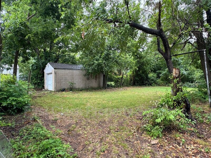 Oklahoma City House: 1904 NE 25th St