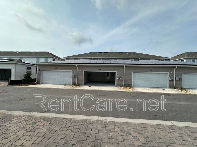 St. Cloud House: 6533 Cyrils Dr.