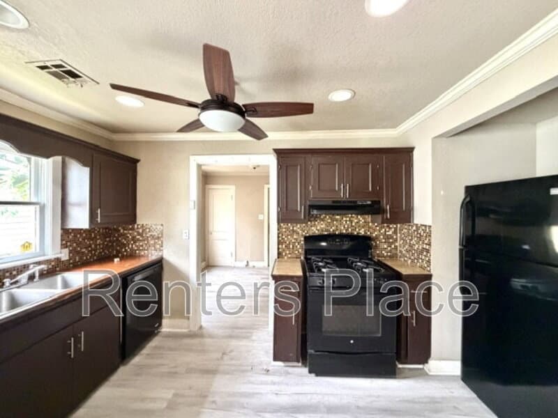 Tulsa House: 1815 North Boston Place