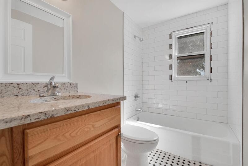 East Hartford Condo: 353 A Main Street