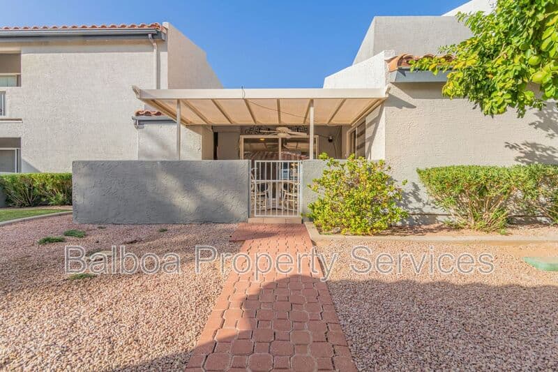 Mesa Condo: 220 N 22nd Pl