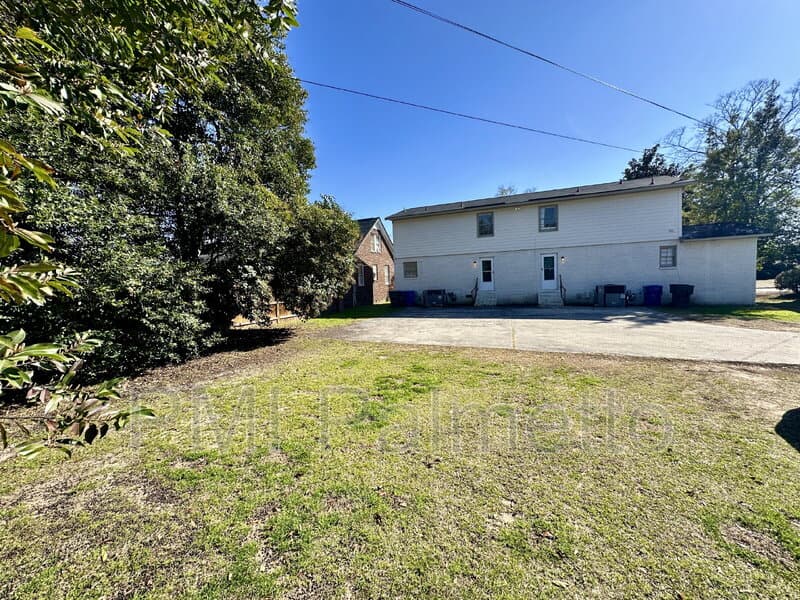 Columbia Condo: 2405 Duncan Street