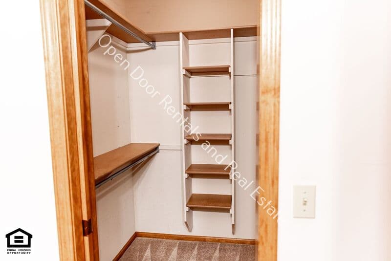 Fort Wayne House: 10806 Lupine Lane