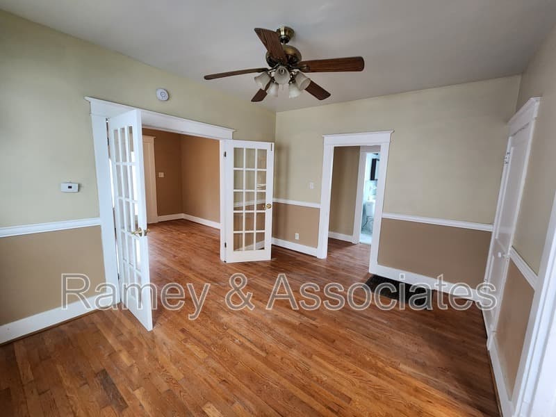 Louisville House: 3635 Taylor Blvd