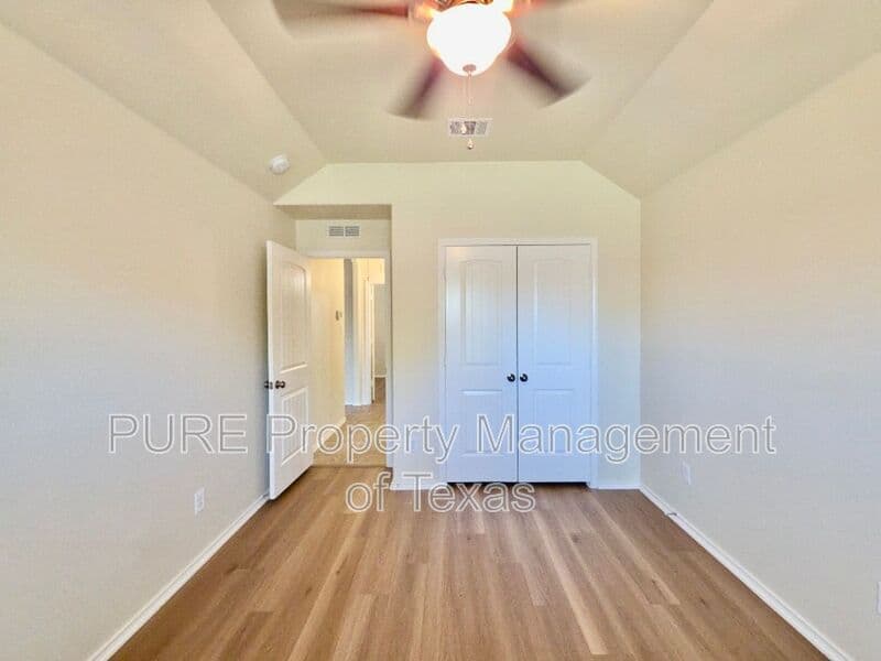 Buda House: 124 Jasper Trail