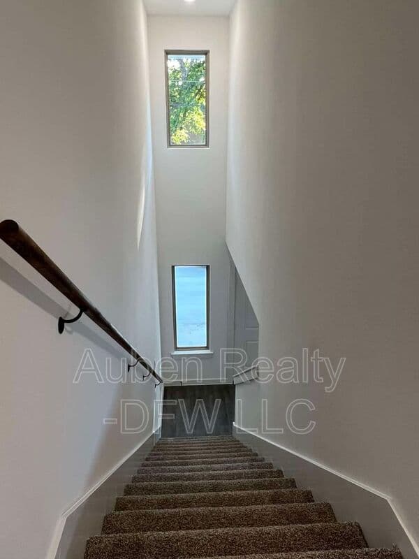 Denison House: 2524 South Fannin Avenue