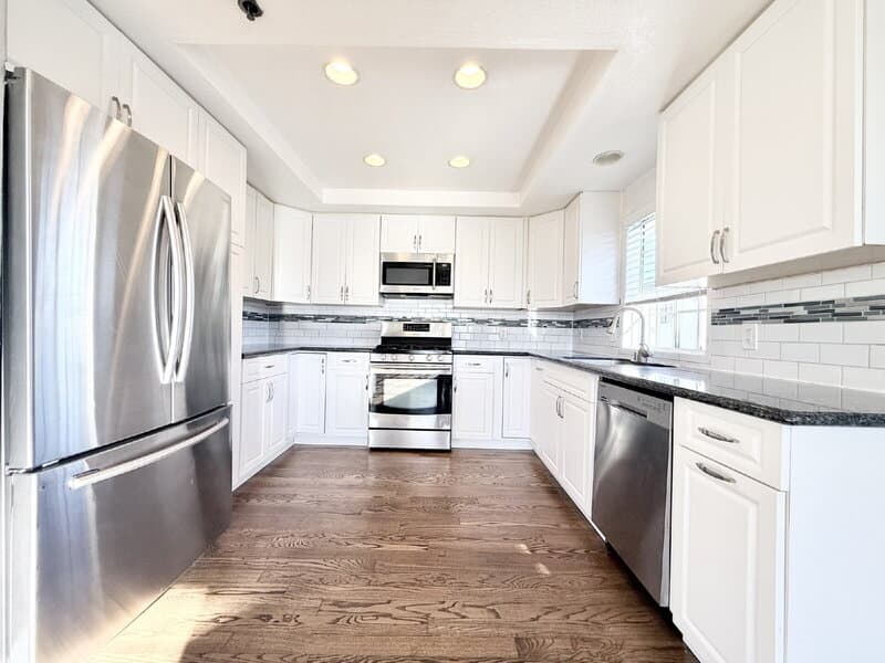 Inglewood Condo: 741 Venice Way