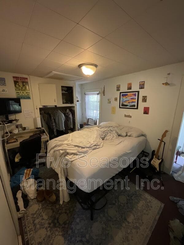 Burlington House: 406 North St - 406