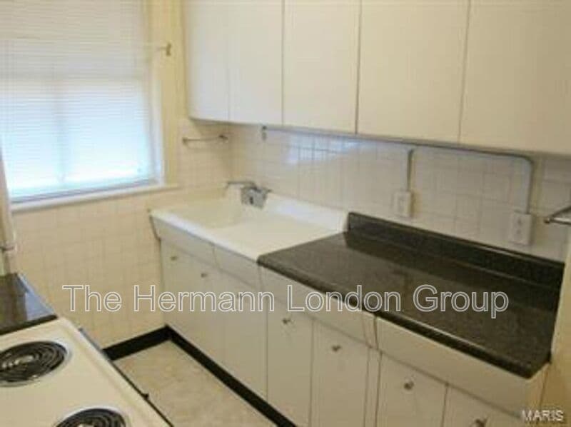 Saint Louis Condo: 4515-4517 Rosa
