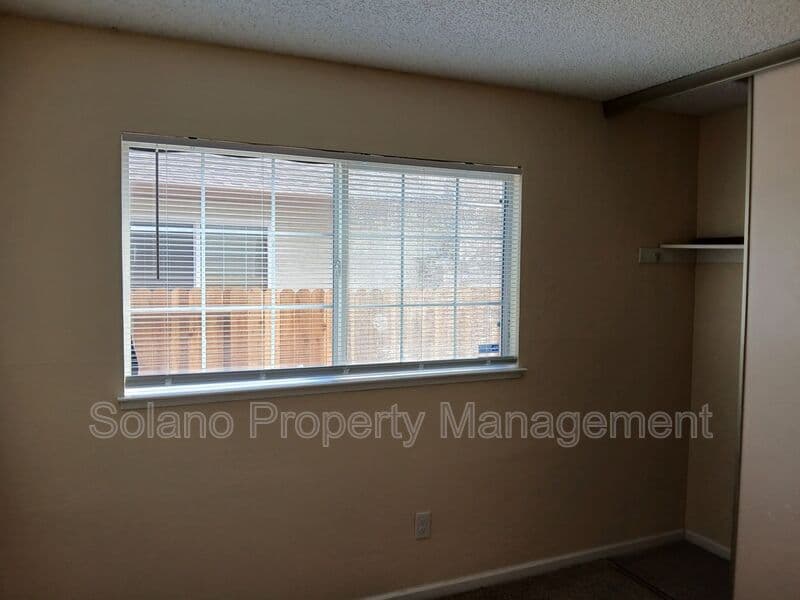 Vallejo House: 400 Mokelumne Drive