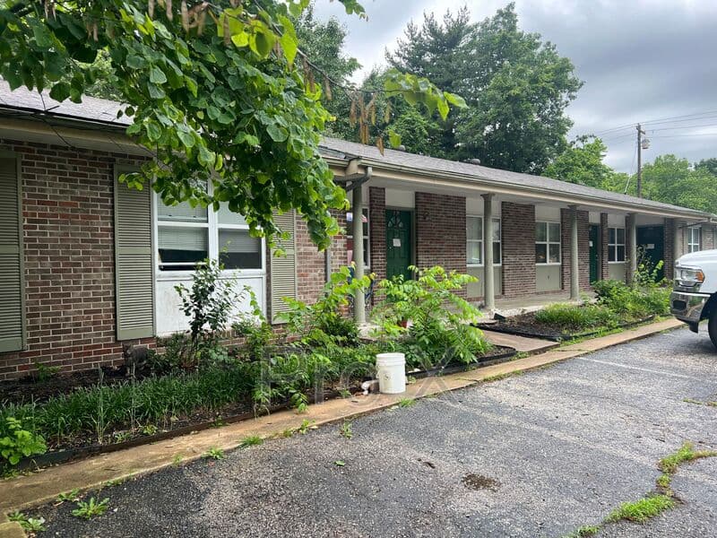 Rogers House: 8831 Country Club Drive