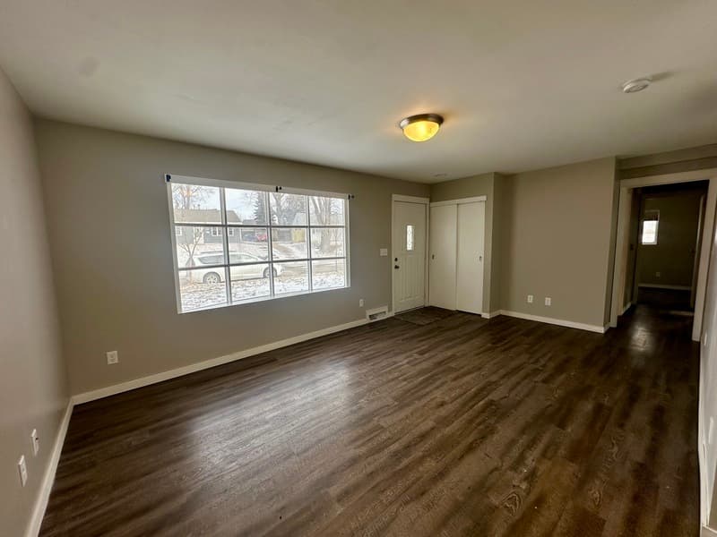 Cedar Rapids House: 2418 Wisconsin St SW