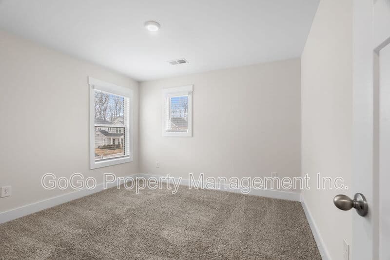 Simpsonville House: 216 Pewter Circle