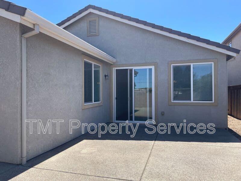 Elk Grove House: 10408 Siltstone Way