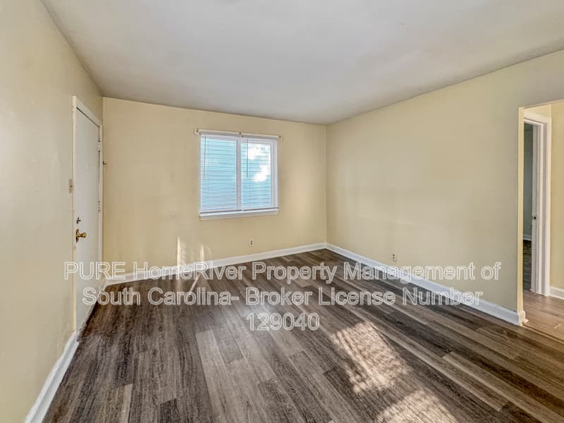 Columbia House: 2413 Laurel St